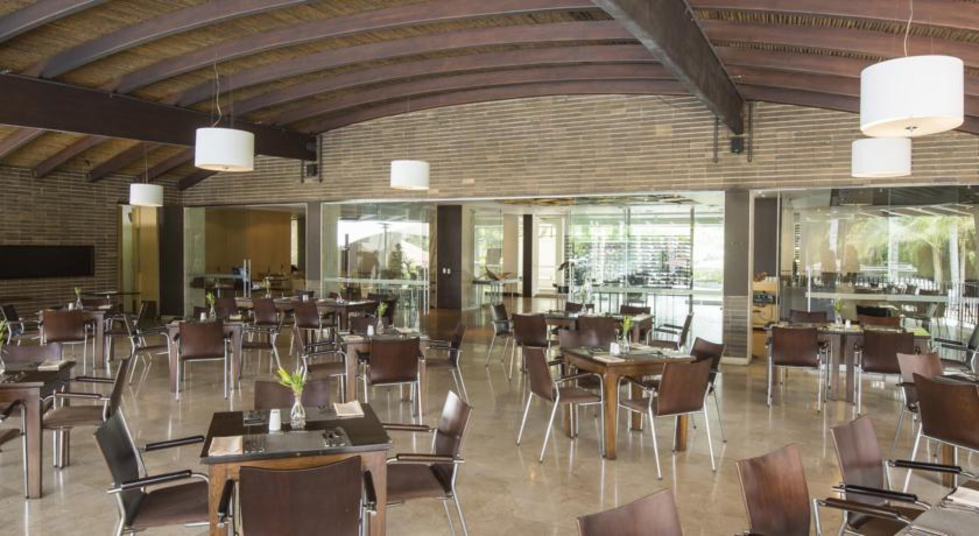 Movich Hotel Las Lomas Рионегро Экстерьер фото The dining room at the Center for BrainHealth