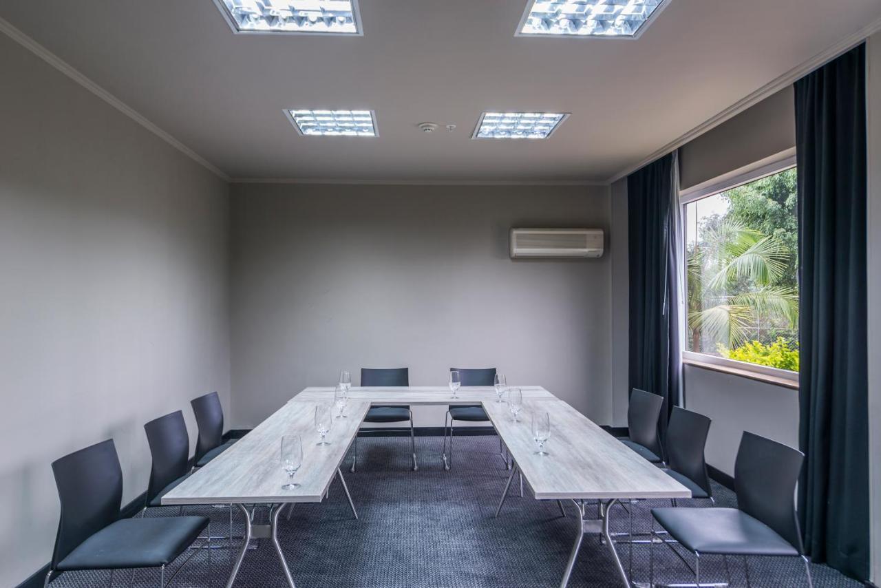 Movich Hotel Las Lomas Рионегро Экстерьер фото Meeting room